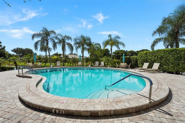 3032 RINGWOOD MEADOW 17, Sarasota, FL 34235