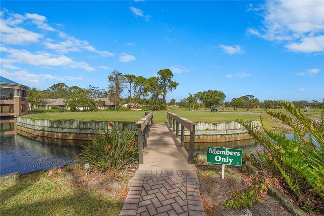 3032 RINGWOOD MEADOW 17, Sarasota, FL 34235