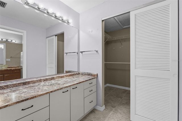 3032 RINGWOOD MEADOW 17, Sarasota, FL 34235