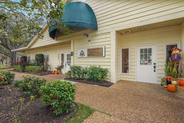 3032 RINGWOOD MEADOW 17, Sarasota, FL 34235