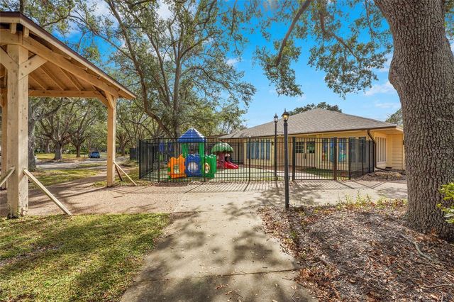 3032 RINGWOOD MEADOW 17, Sarasota, FL 34235