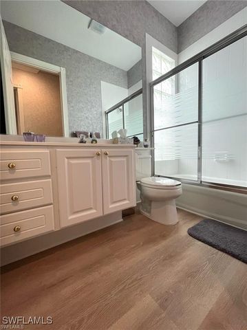 5477 Freeport LN, Naples, FL 34119