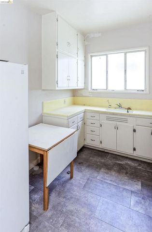 2944 Webster St, Oakland, CA 94609