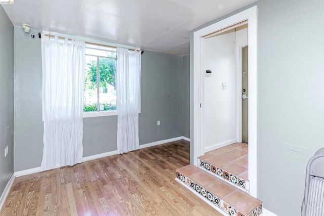 2944 Webster St, Oakland, CA 94609