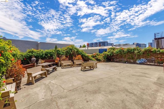 2944 Webster St, Oakland, CA 94609