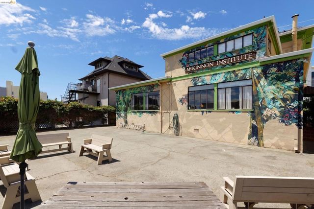 2944 Webster St, Oakland, CA 94609