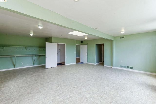 2944 Webster St, Oakland, CA 94609