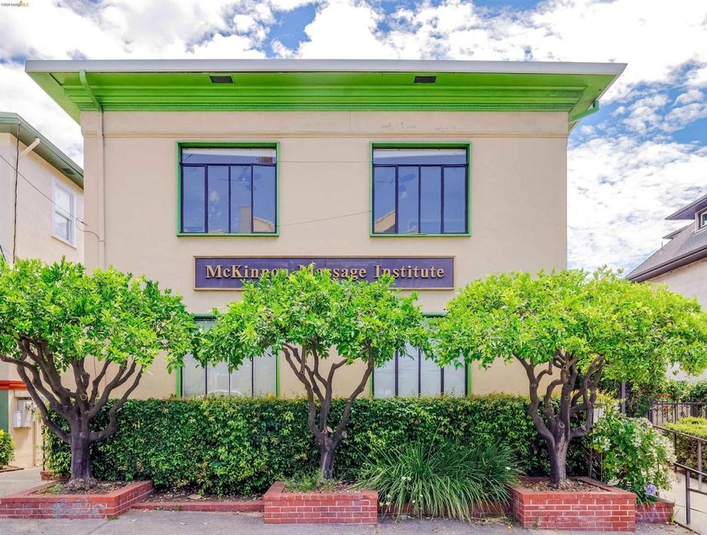 2944 Webster St, Oakland, CA 94609