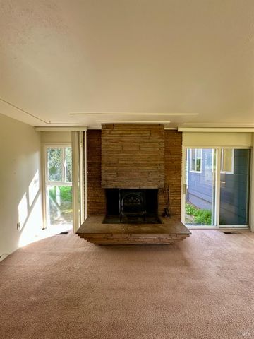 993 Champion Ln, Deer Park, CA 94576