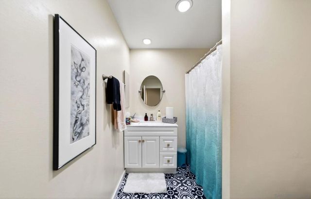 16667 Diaz Dr, San Diego, CA 92128