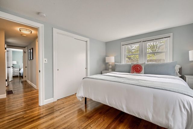 32 Washington Avenue Extension, Hyannis, MA 02601