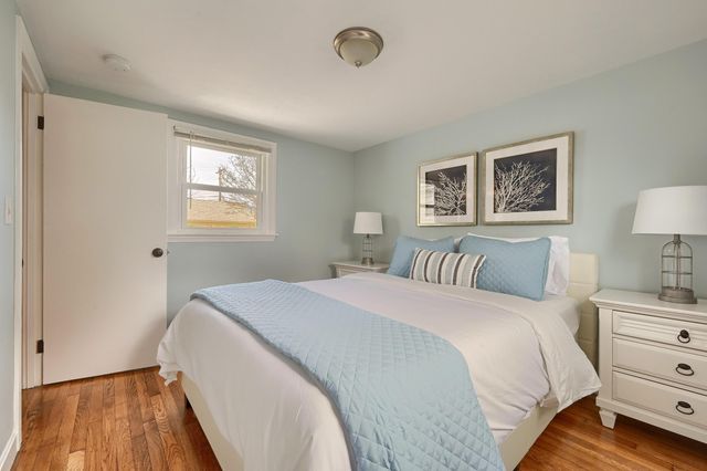 32 Washington Avenue Extension, Hyannis, MA 02601