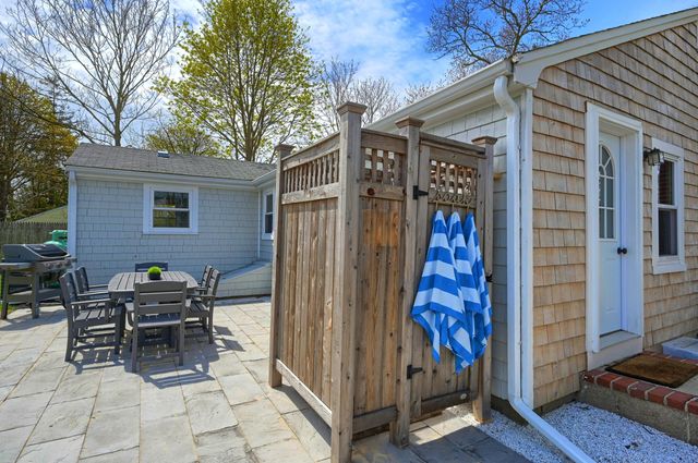 32 Washington Avenue Extension, Hyannis, MA 02601