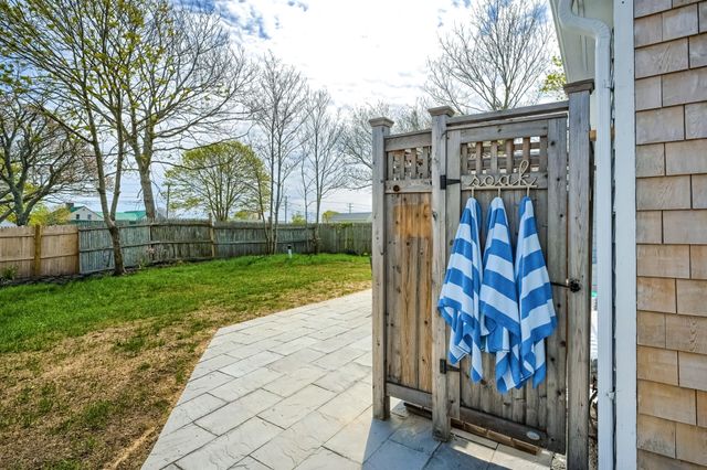 32 Washington Avenue Extension, Hyannis, MA 02601