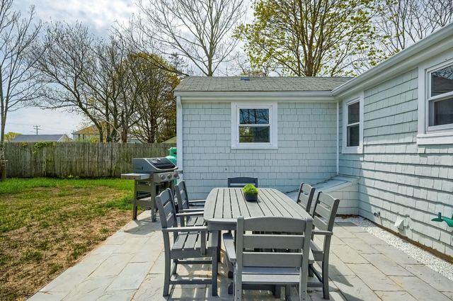 32 Washington Avenue Extension, Hyannis, MA 02601