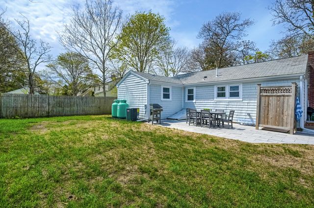 32 Washington Avenue Extension, Hyannis, MA 02601