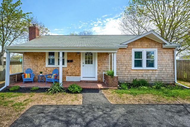 32 Washington Avenue Extension, Hyannis, MA 02601