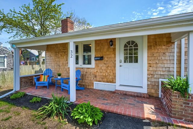 32 Washington Avenue Extension, Hyannis, MA 02601