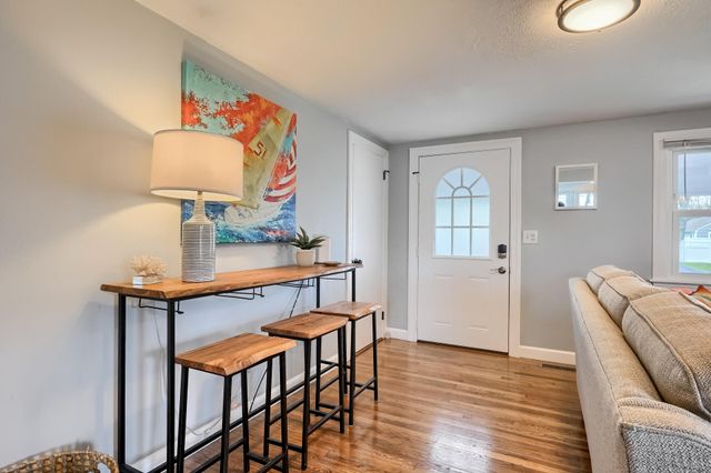 32 Washington Avenue Extension, Hyannis, MA 02601