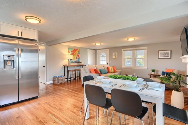 32 Washington Avenue Extension, Hyannis, MA 02601