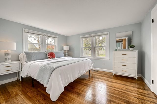 32 Washington Avenue Extension, Hyannis, MA 02601