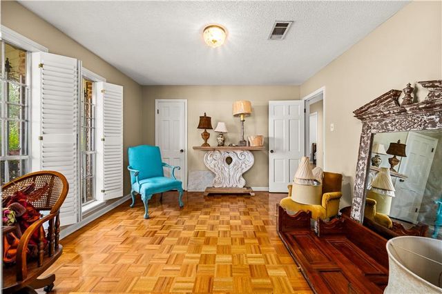 202 SWEET BRIAR Drive, Alexandria, LA 71303