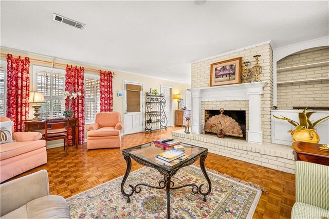 202 SWEET BRIAR Drive, Alexandria, LA 71303