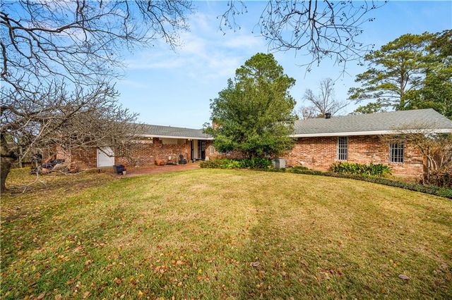 202 SWEET BRIAR Drive, Alexandria, LA 71303