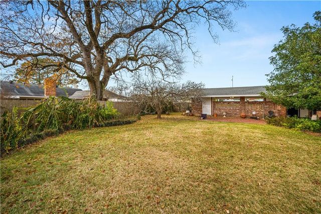 202 SWEET BRIAR Drive, Alexandria, LA 71303