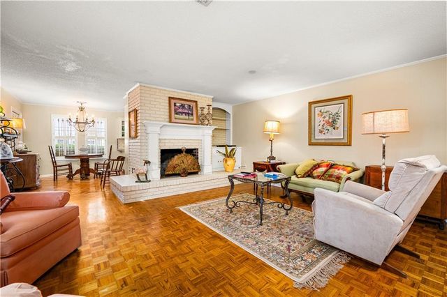 202 SWEET BRIAR Drive, Alexandria, LA 71303