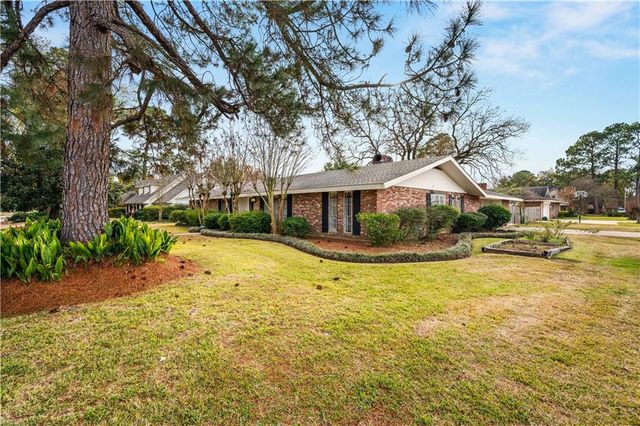 202 SWEET BRIAR Drive, Alexandria, LA 71303
