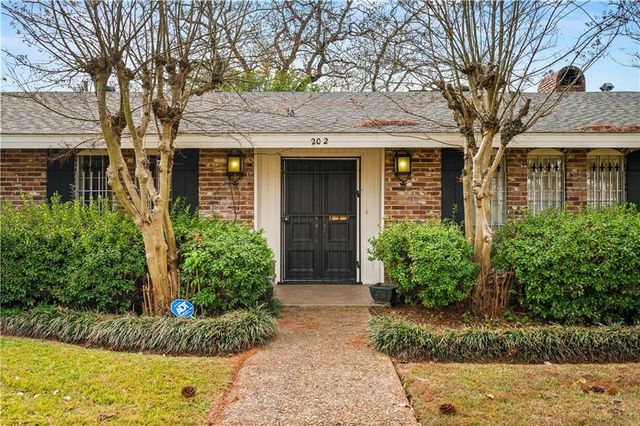 202 SWEET BRIAR Drive, Alexandria, LA 71303