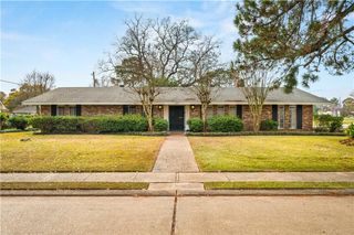 202 SWEET BRIAR Drive, Alexandria, LA 71303