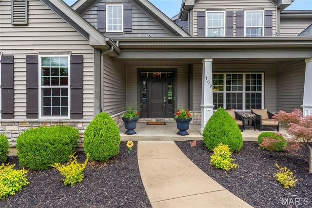 702 Champeix Lane, Creve Coeur, MO 63141
