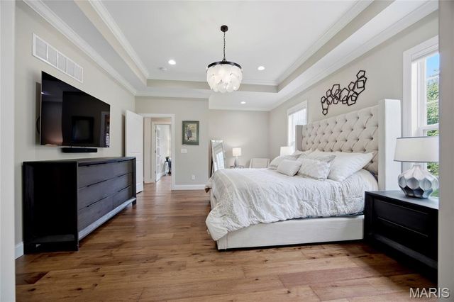 702 Champeix Lane, Creve Coeur, MO 63141