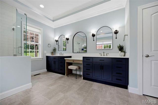 702 Champeix Lane, Creve Coeur, MO 63141