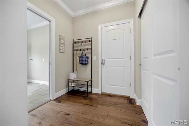 702 Champeix Lane, Creve Coeur, MO 63141