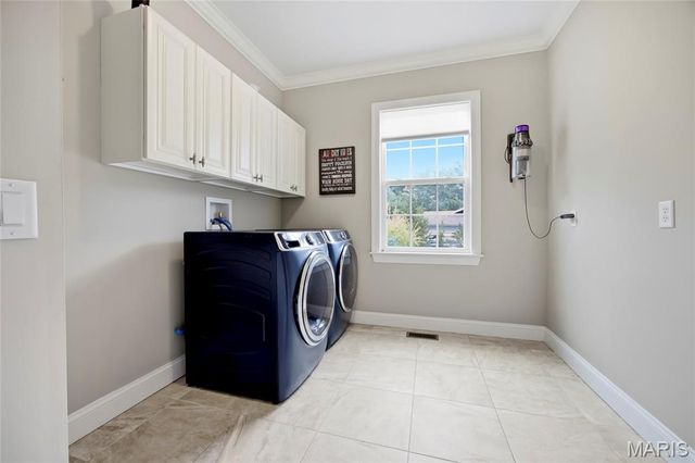 702 Champeix Lane, Creve Coeur, MO 63141