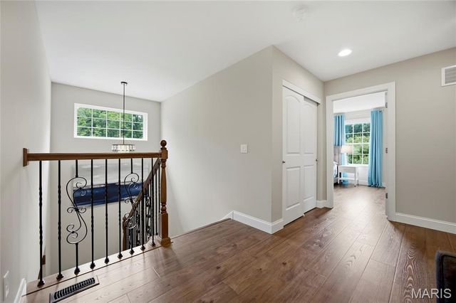 702 Champeix Lane, Creve Coeur, MO 63141