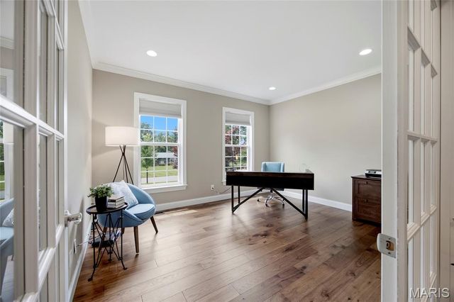 702 Champeix Lane, Creve Coeur, MO 63141