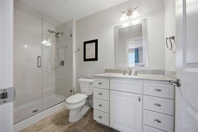 702 Champeix Lane, Creve Coeur, MO 63141