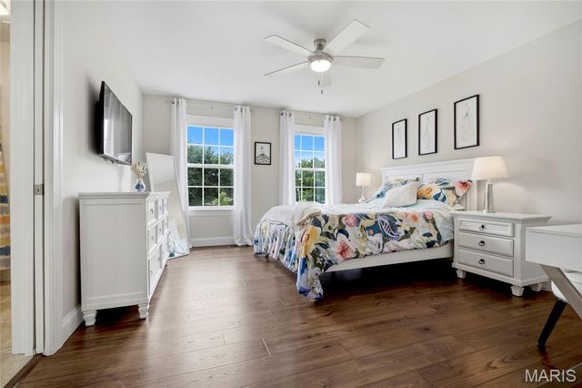 702 Champeix Lane, Creve Coeur, MO 63141