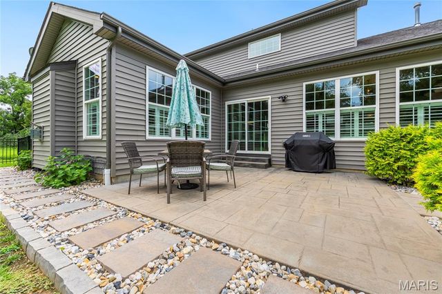 702 Champeix Lane, Creve Coeur, MO 63141