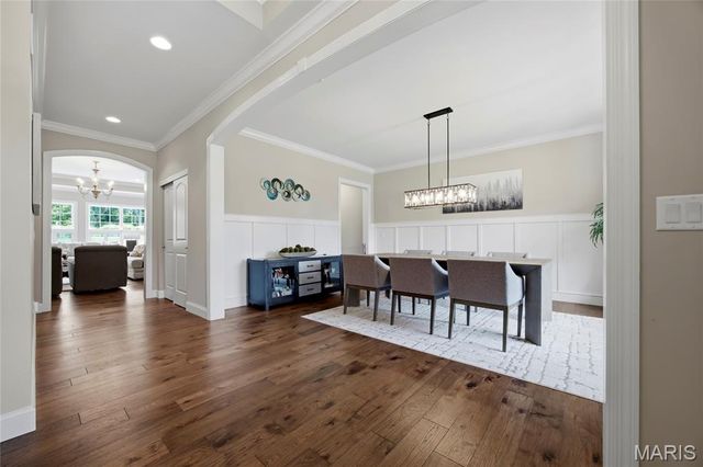 702 Champeix Lane, Creve Coeur, MO 63141