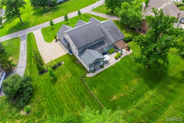 702 Champeix Lane, Creve Coeur, MO 63141