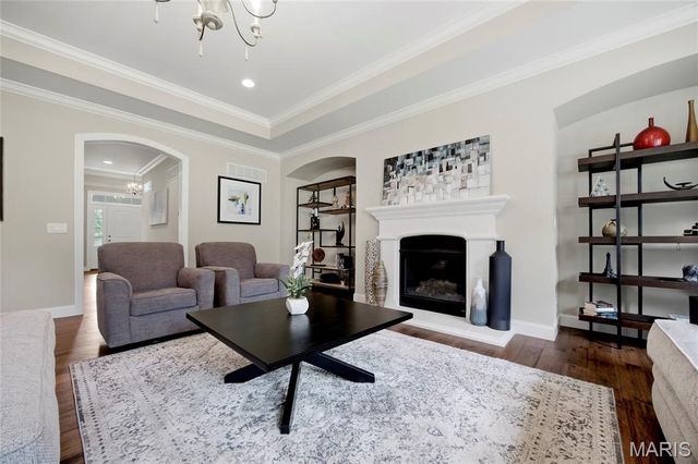 702 Champeix Lane, Creve Coeur, MO 63141
