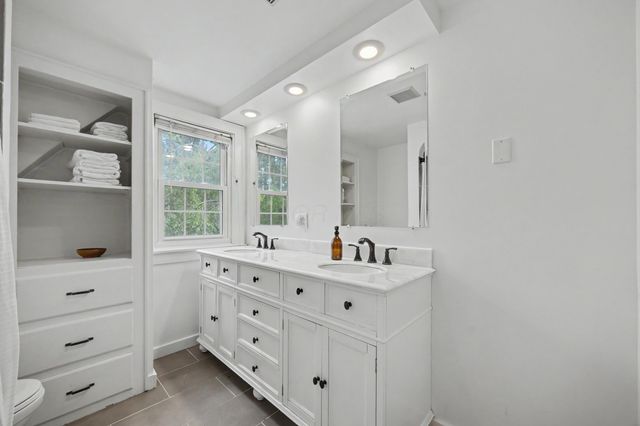 111 Morse Road, Columbus, OH 43214