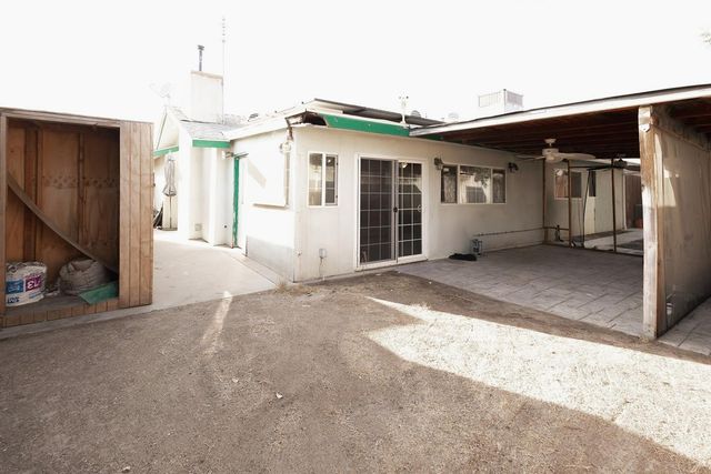 3585 Sunnyside Avenue, Clovis, CA 93611