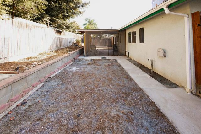 3585 Sunnyside Avenue, Clovis, CA 93611