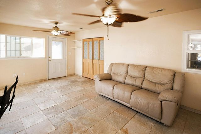 3585 Sunnyside Avenue, Clovis, CA 93611